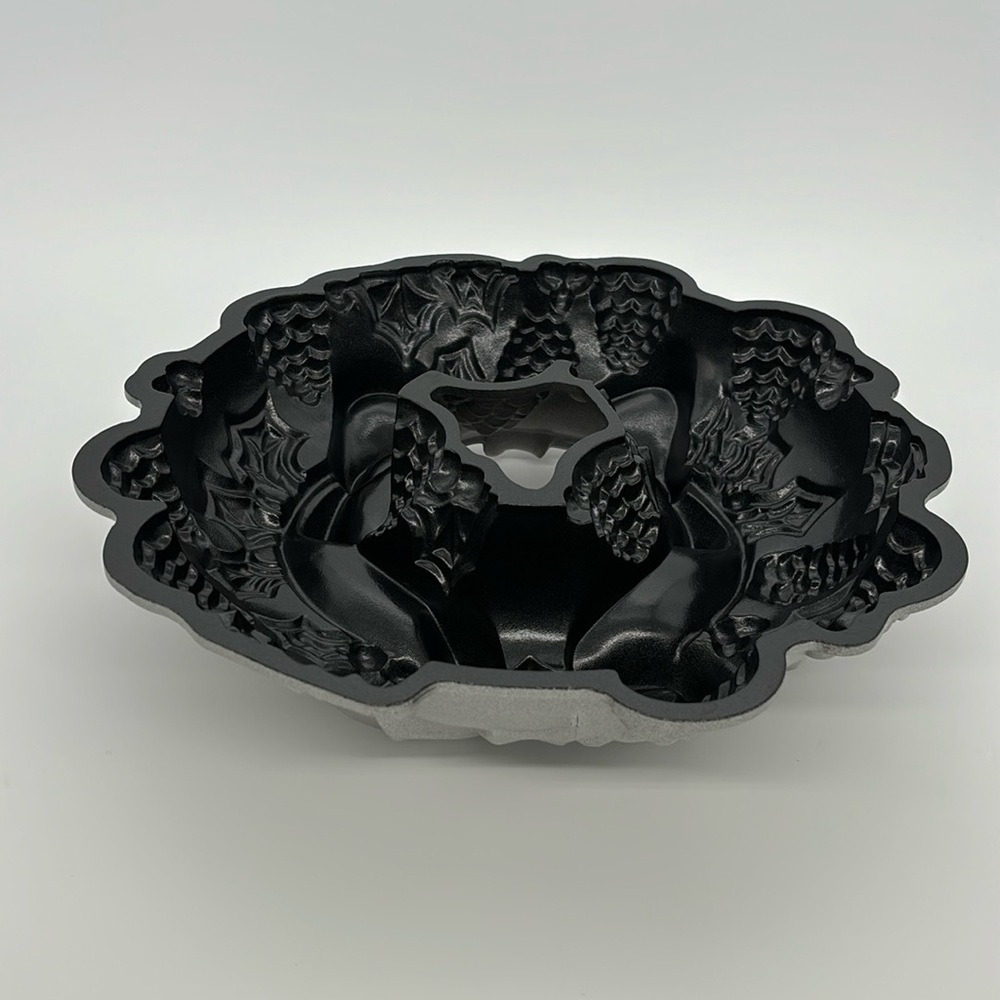 Nordic Ware Wreath Bundt Cake Pan